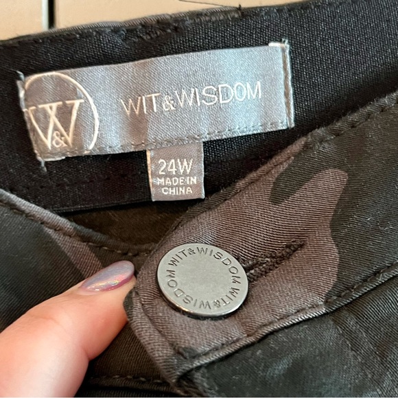 Wit & Wisdom Camo Skinny Jeggings - Picture 5 of 5